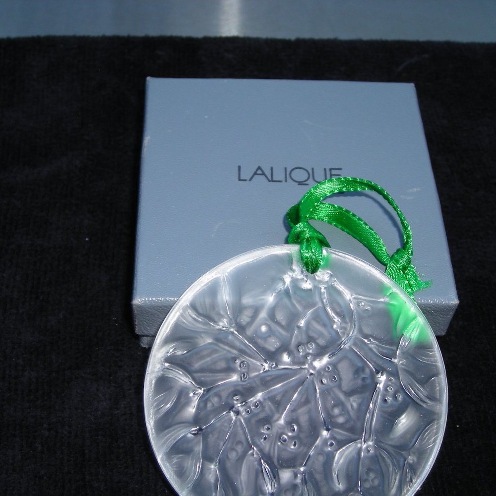 LALIQUE  1988 NOEL ornament
